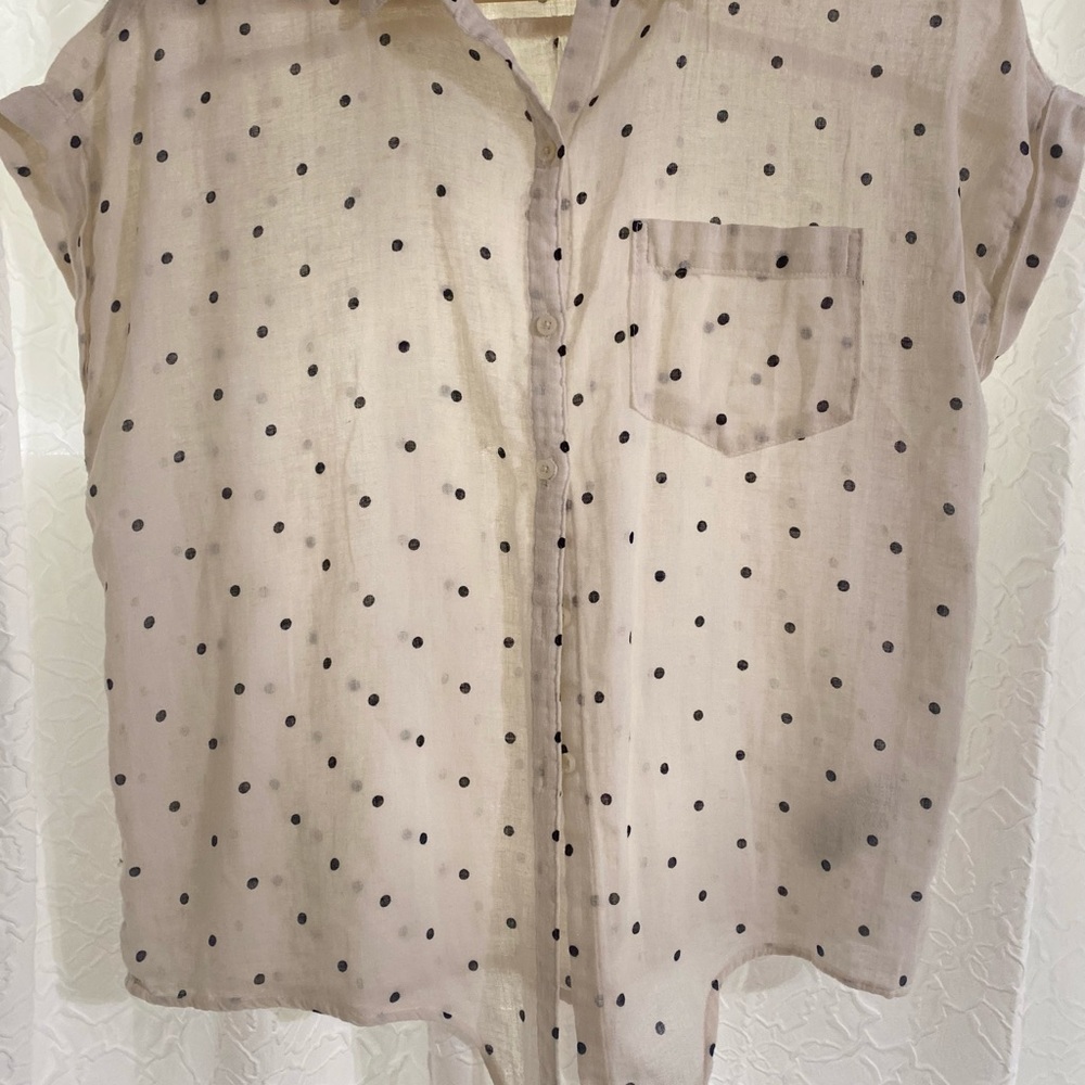 Old navy blouse Medium